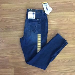 NWT Seven7 High Rise Skinny Jean Size 12